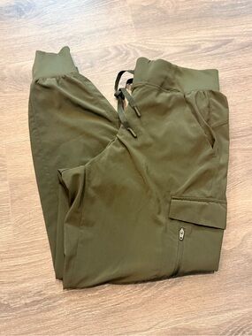 Men's Olive Cargo Joggers with Drawstring Waist
